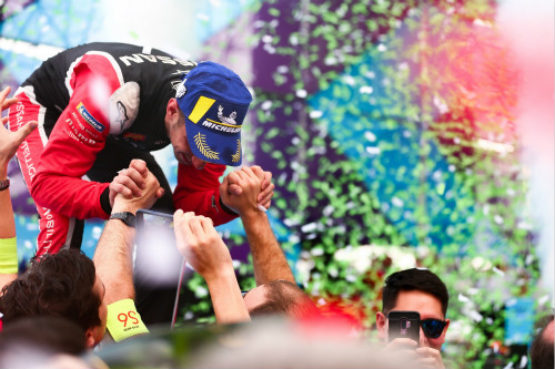 2. 日產(chǎn)e.dams車隊(duì)首次登上第六賽季電動方程式錦標(biāo)賽領(lǐng)獎臺_meitu_3.jpg